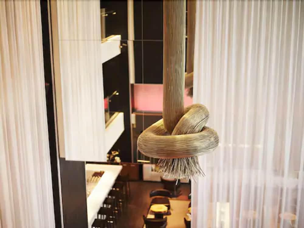 Le Germain Hotel Maple Leaf Square Торонто Экстерьер фото