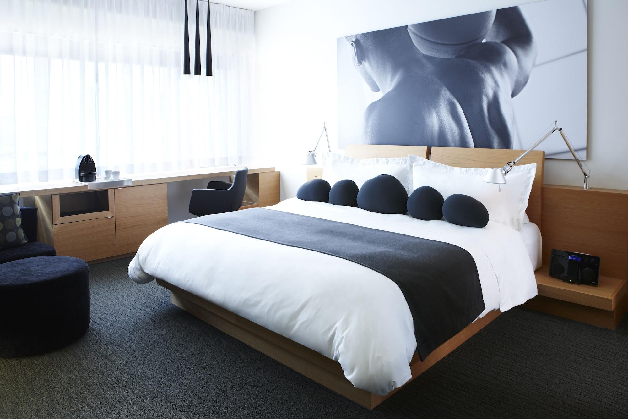 Le Germain Hotel Maple Leaf Square Торонто Экстерьер фото