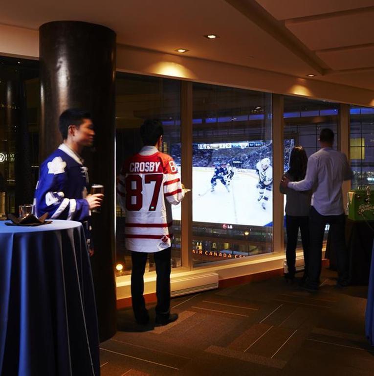 Le Germain Hotel Maple Leaf Square Торонто Экстерьер фото