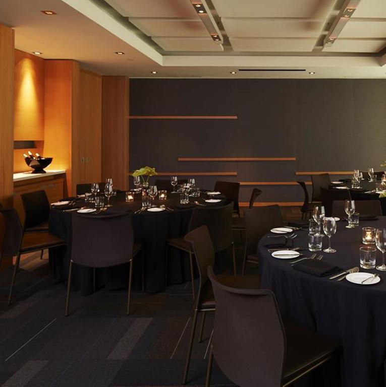 Le Germain Hotel Maple Leaf Square Торонто Экстерьер фото