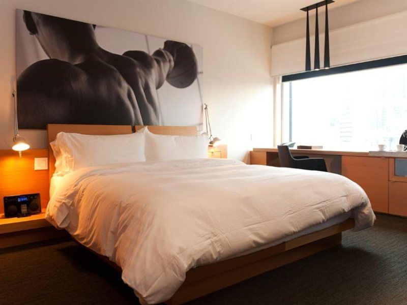 Le Germain Hotel Maple Leaf Square Торонто Экстерьер фото