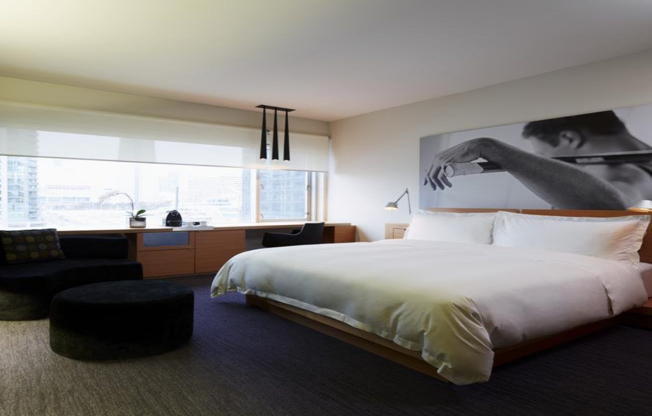 Le Germain Hotel Maple Leaf Square Торонто Экстерьер фото